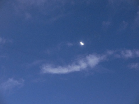 青空にお月さま