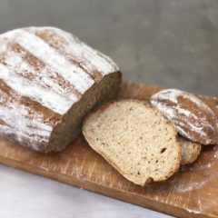 ヴィーガン天然酵母手ごねパン・有機ライ麦100％パン