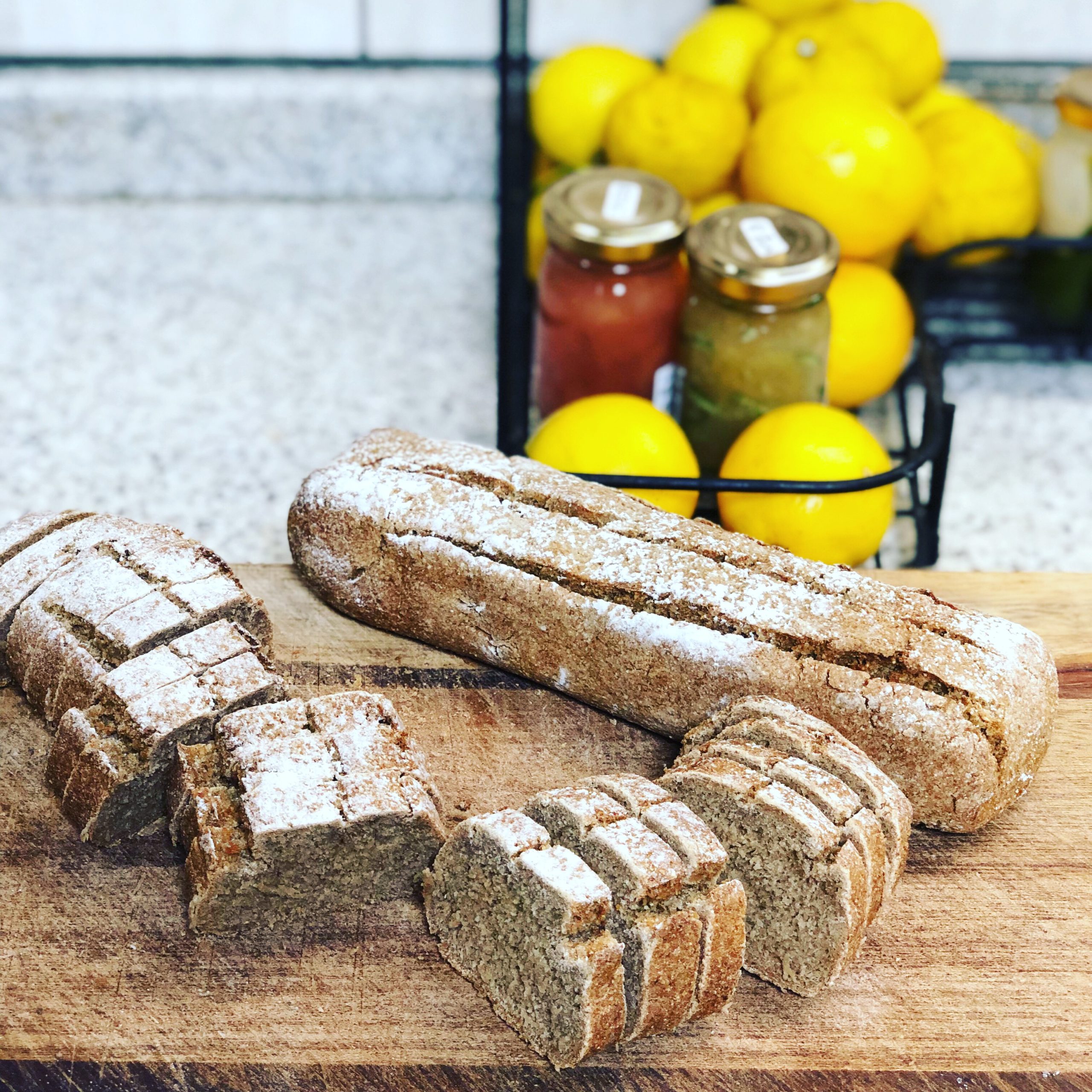 Hozu  ままやの天然酵母手ごねパンの有機ライ麦１００％パン