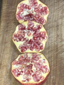 無農薬ザクロの実