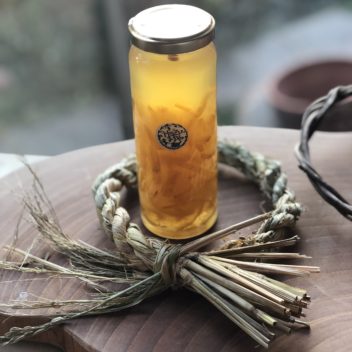 無農薬、自然栽培のフレッシュ柚子ハニーシロップ