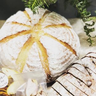 有機スペルト小麦100％の贅沢な大きなパン