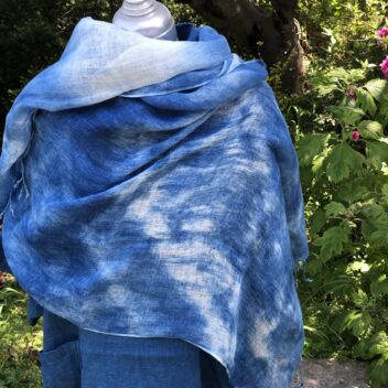 日本の正藍染　リネン大判ストール　　青海波